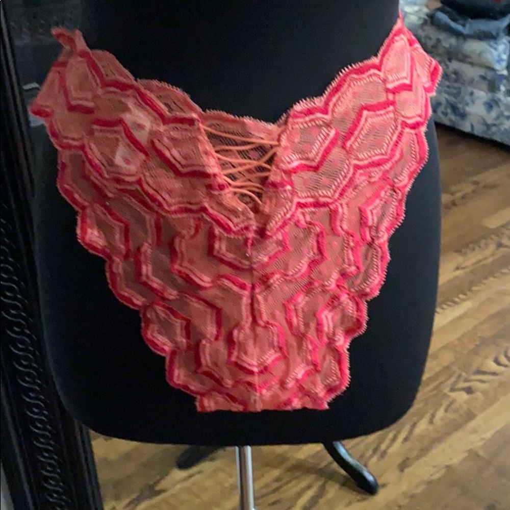 Pink red lace panties - Picture 2 of 3